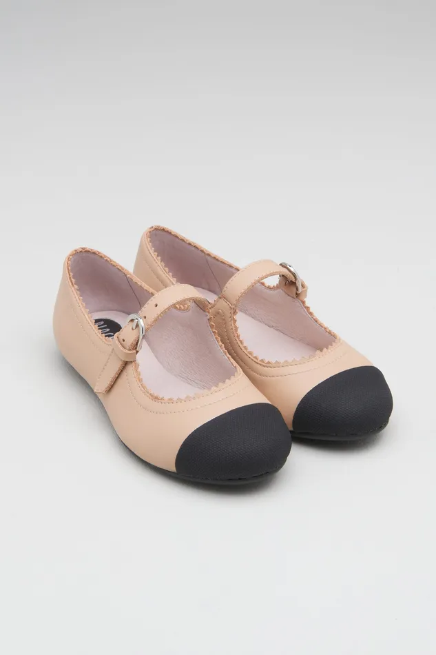 Children Girls Cassiopeia Ballet Flats Capuccino Black Leather Ballet Flats Bloch