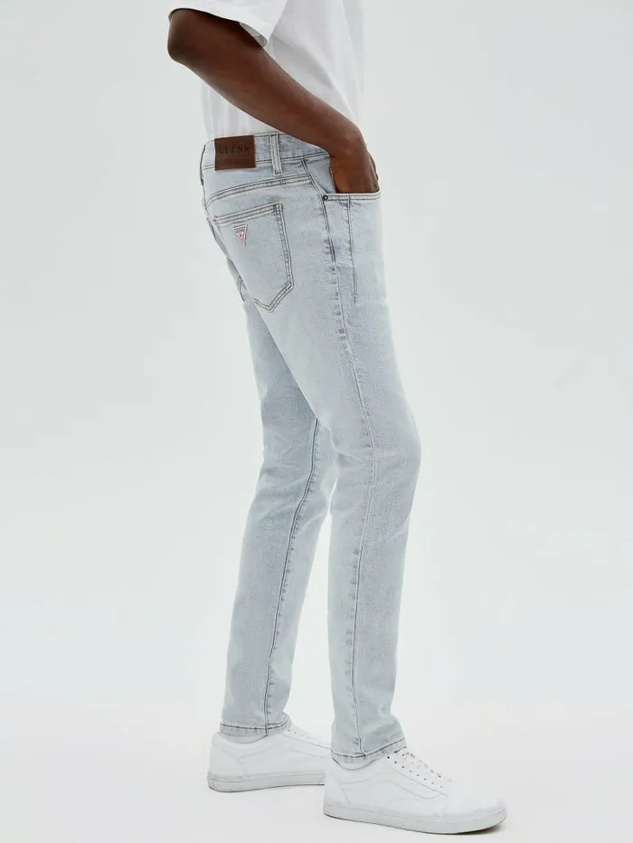 GUESS Jeans and Denim Men GUESS Originals Kit Skinny Jeans Go Osborn Lt Wash GUESS Jeans and Denim Men GUESS Originals Kit Skinny Jeans Go Osborn Lt Wash