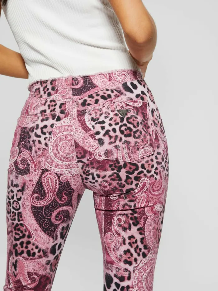 GUESS Pop 821790s FrayedWaist Flared Jeans Purple Kashmir Wash Women Bottoms GUESS Pop 821790s FrayedWaist Flared Jeans Purple Kashmir Wash Women Bottoms