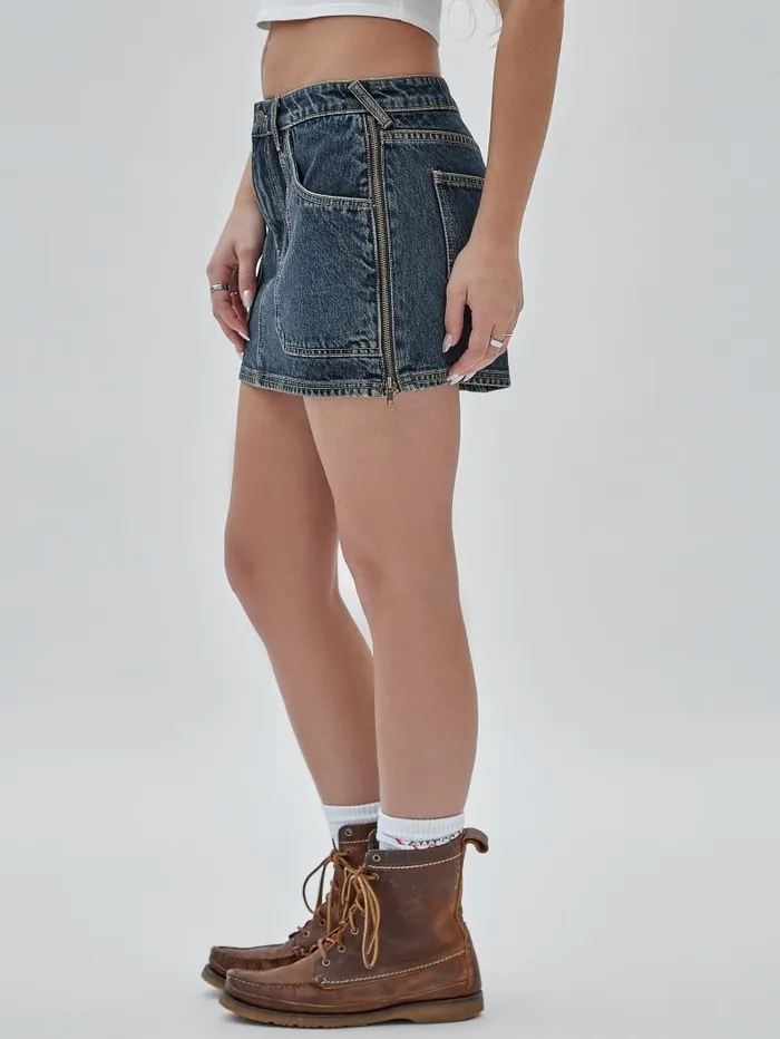 Jeans and Denim GUESS Women GUESS Originals Zip Denim Mini Skirt Go Flight Medium Wash Jeans and Denim GUESS Women GUESS Originals Zip Denim Mini Skirt Go Flight Medium Wash
