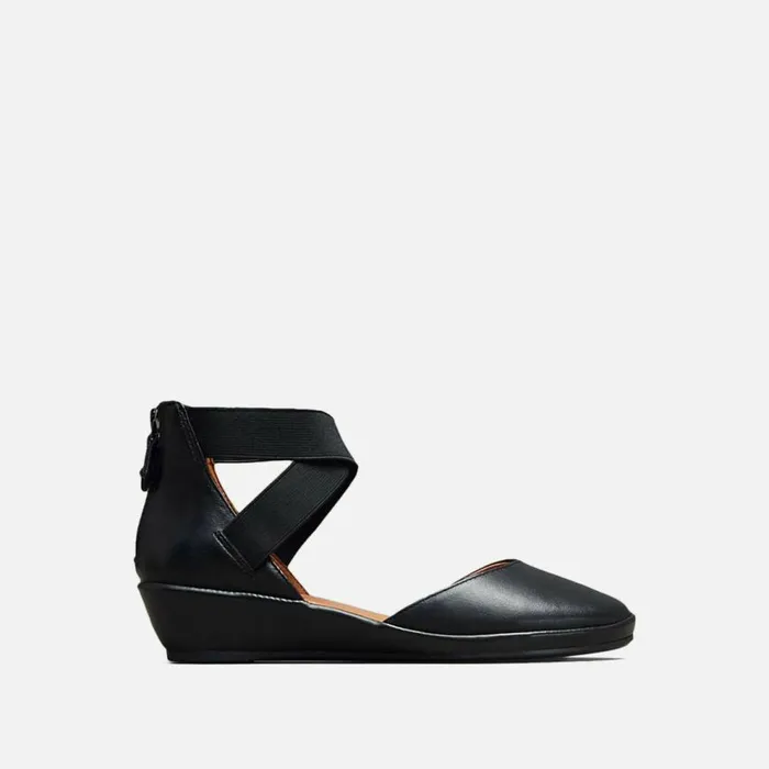 Kenneth Cole Noa Ankle Strap Wedge Black Women Flats