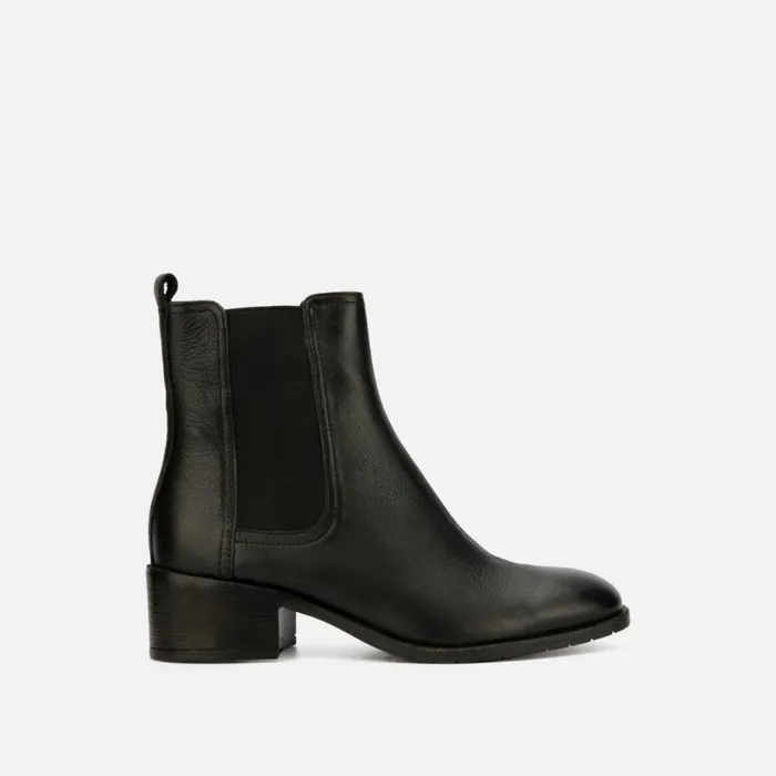 Kenneth Cole Salt Heeled Chelsea Boot Black Women Boots Booties