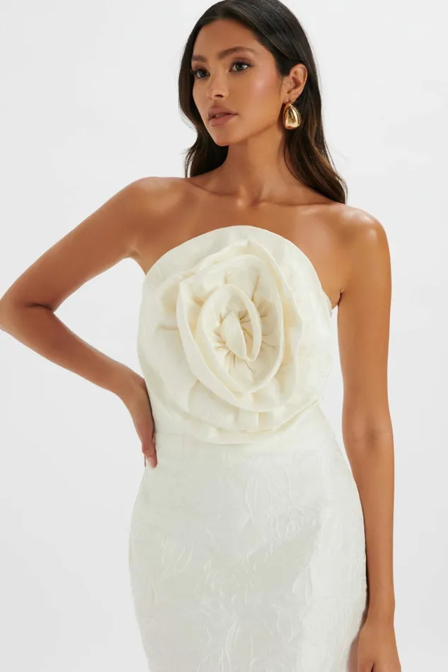 Lavish Alice Strapless and Bandeau Dresses MONTANA 3D Flower Bandeau Dress In White Jacquard White Jacquard 8211 Women