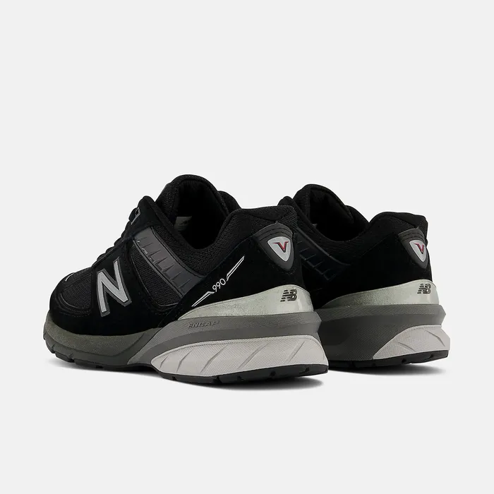 Lifestyle New Balance Women MADE in USA 990v5 Core Black with Silver Lifestyle New Balance Women MADE in USA 990v5 Core Black with Silver