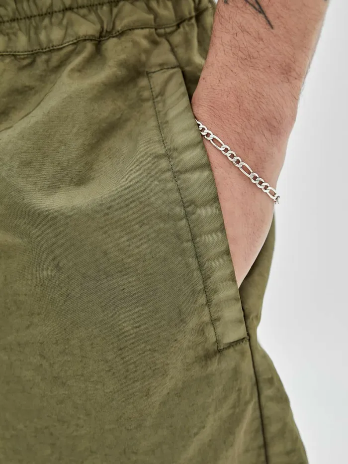 Men GUESS GUESS Originals Washed Nylon Shorts Go Washed Green Nylon Pants and Shorts Men GUESS GUESS Originals Washed Nylon Shorts Go Washed Green Nylon Pants and Shorts
