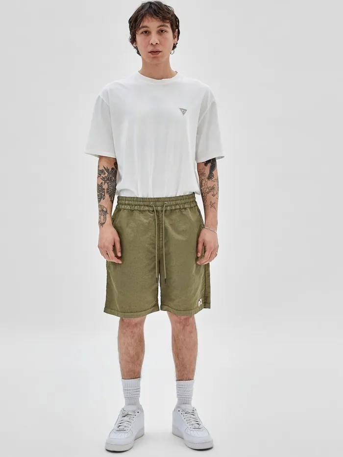 Men GUESS GUESS Originals Washed Nylon Shorts Go Washed Green Nylon Pants and Shorts Men GUESS GUESS Originals Washed Nylon Shorts Go Washed Green Nylon Pants and Shorts