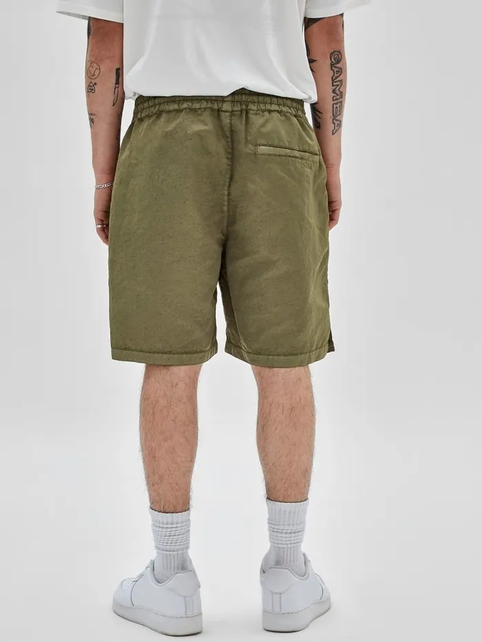 Men GUESS GUESS Originals Washed Nylon Shorts Go Washed Green Nylon Pants and Shorts Men GUESS GUESS Originals Washed Nylon Shorts Go Washed Green Nylon Pants and Shorts
