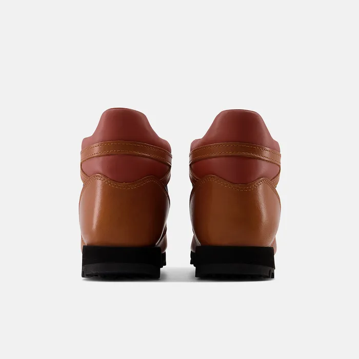 Men Hiking and Trail New Balance Rainier Glazed Ginger with Dark Denim and Picante Men Hiking and Trail New Balance Rainier Glazed Ginger with Dark Denim and Picante