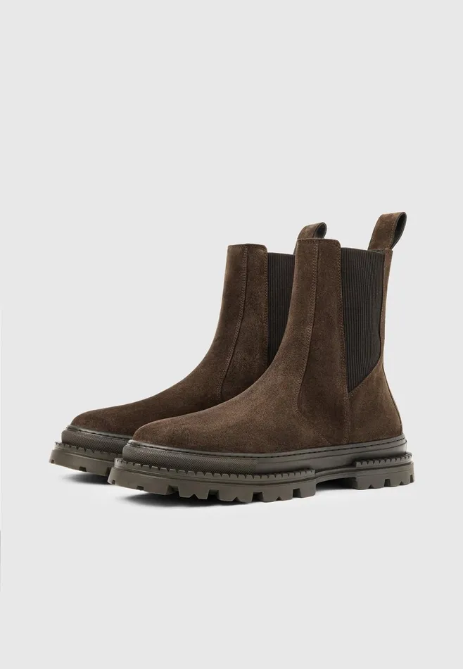 Men Manire De Voir Bordeaux Suede Chelsea Boot Brown