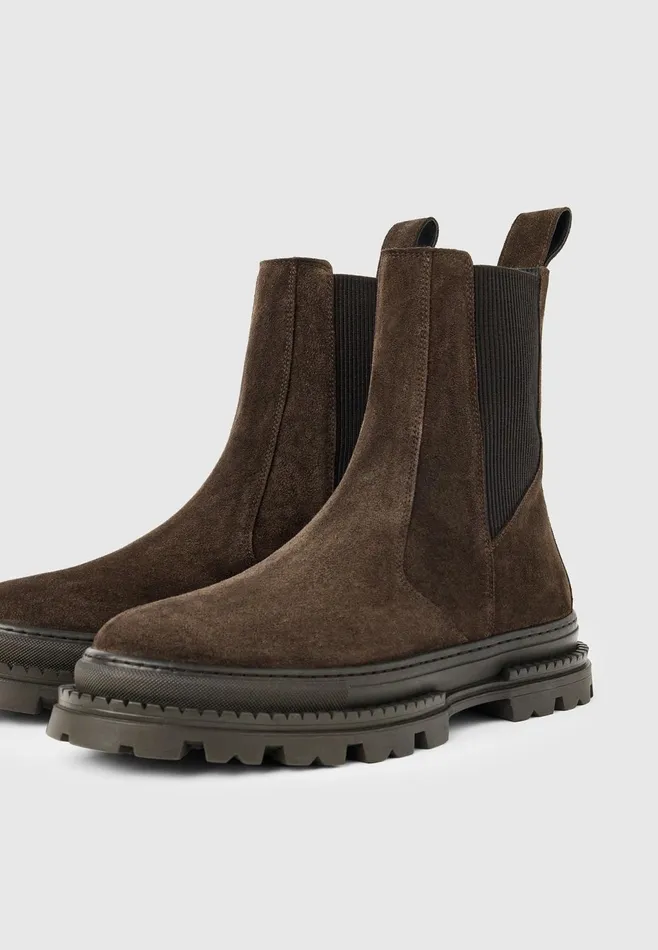 Men Manire De Voir Bordeaux Suede Chelsea Boot Brown