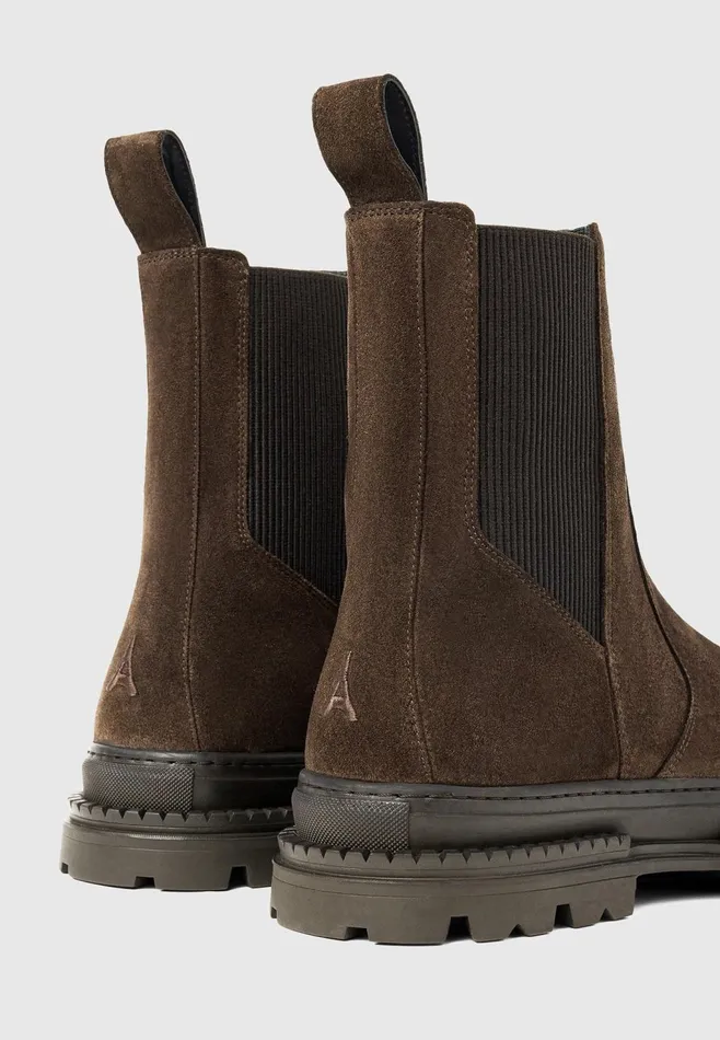 Men Manire De Voir Bordeaux Suede Chelsea Boot Brown