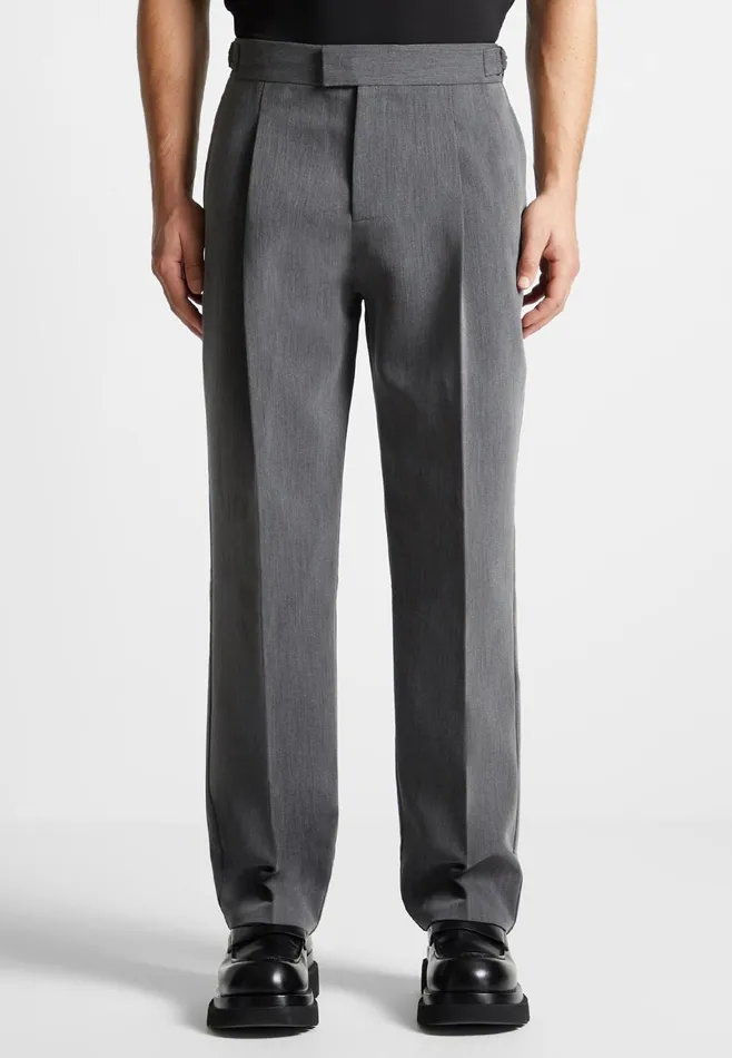 Men Manire De Voir Relaxed Fit Grained Pleated Tailored Trousers Dark Grey