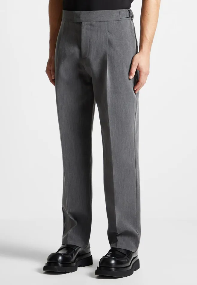 Men Manire De Voir Relaxed Fit Grained Pleated Tailored Trousers Dark Grey