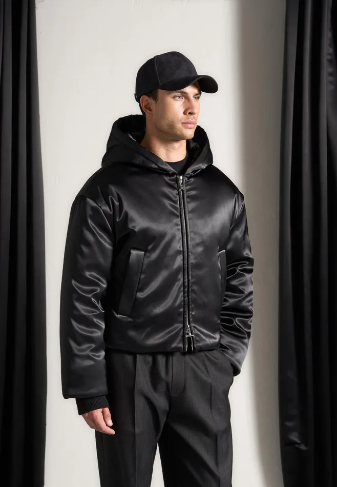 Men Manire De Voir Satin Cropped Hooded Jacket Black