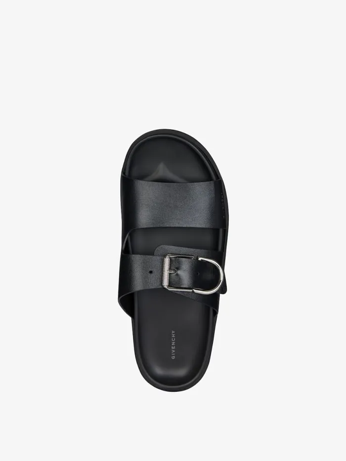 Men Slides and Sandals Givenchy Voyou Flat Sandals In Grained Leather Black Men Slides and Sandals Givenchy Voyou Flat Sandals In Grained Leather Black