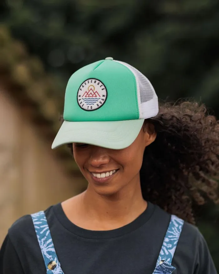 Passenger Caps and Hats Escapism Snapback Trucker Cap Green Fig Green Fig 8211 WomenMen