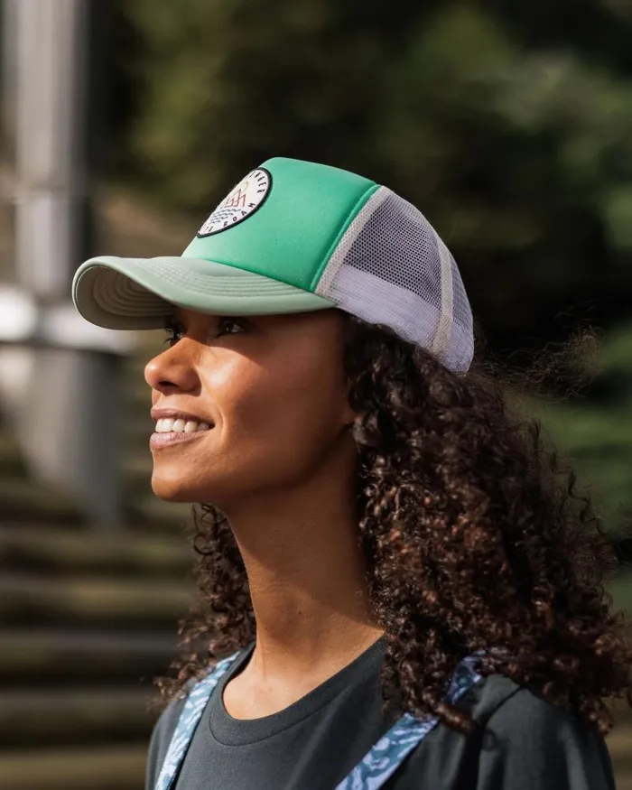 Passenger Caps and Hats Escapism Snapback Trucker Cap Green Fig Green Fig 8211 WomenMen
