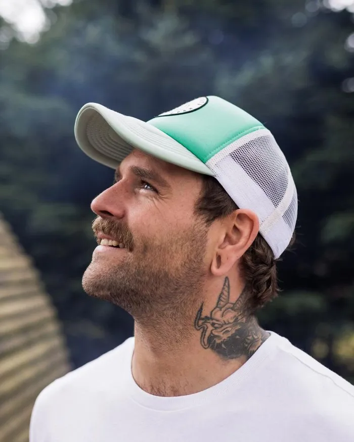 Passenger Caps and Hats Escapism Snapback Trucker Cap Green Fig Green Fig 8211 WomenMen