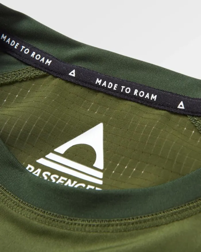 Passenger Tops Dawn To Dusk Recycled Active Tshirt Khaki Khaki 8211 Men