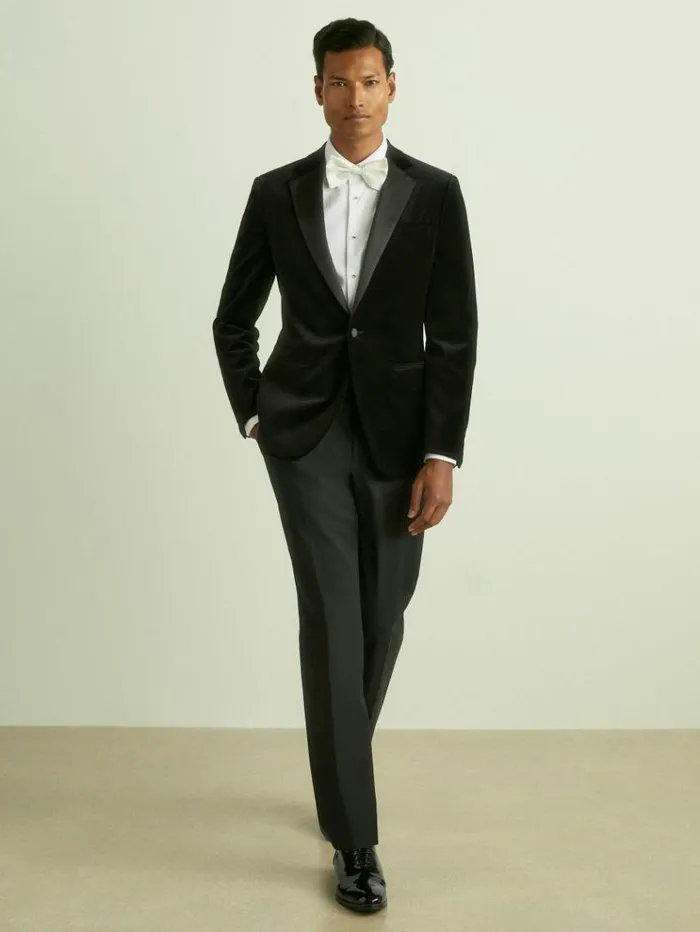 REISS Suits and Tailoring Men Modern Fit Velvet Single Breasted Tuxedo Jacket Black REISS Suits and Tailoring Men Modern Fit Velvet Single Breasted Tuxedo Jacket Black