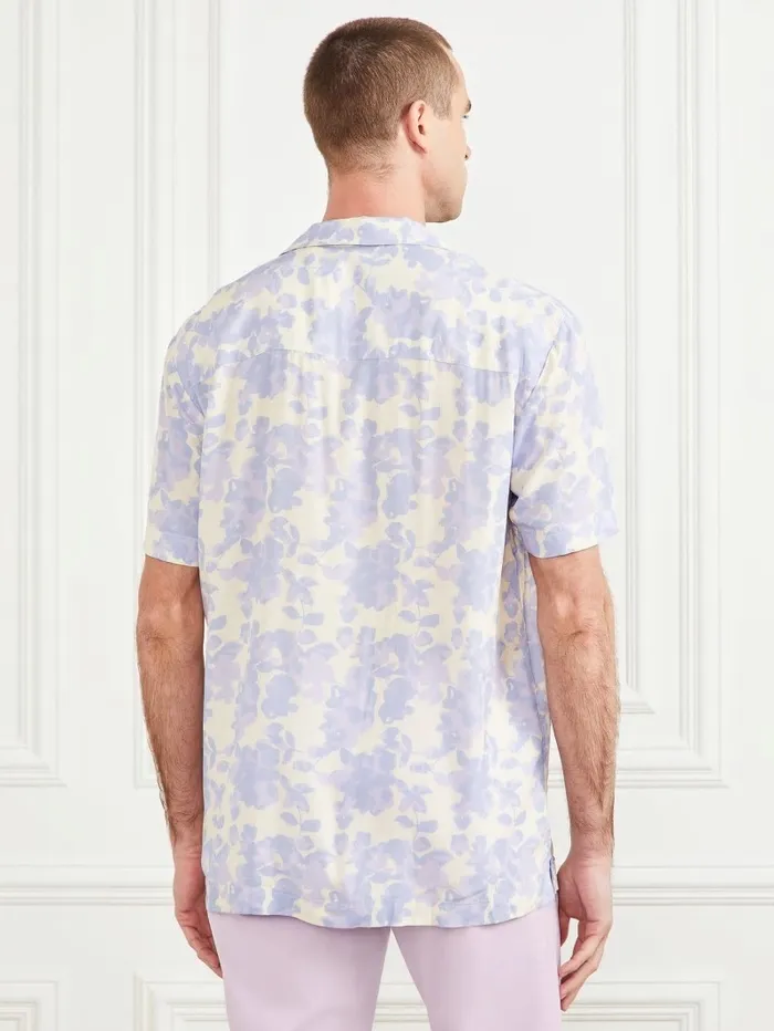 Shirts GUESS Men Bowling Shirt Lilac Cloudy Flower Print Shirts GUESS Men Bowling Shirt Lilac Cloudy Flower Print