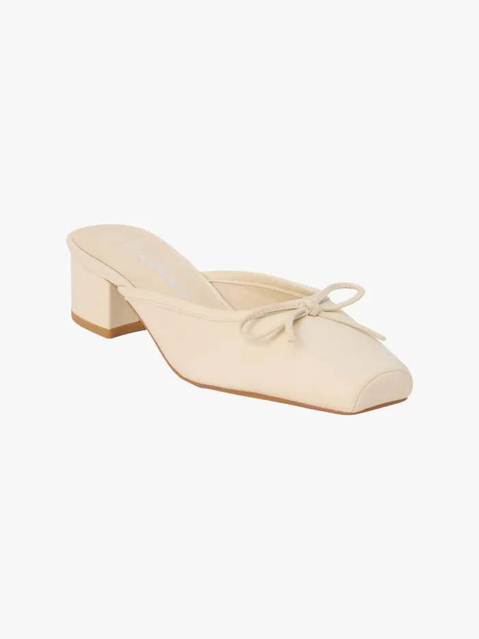 Women Basilio Ballet Mule Ivory Lisa Says Gah Slides