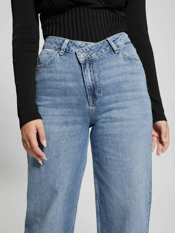 Women Jeans and Denim GUESS Hollis HighRise Straight Jeans Oneroa