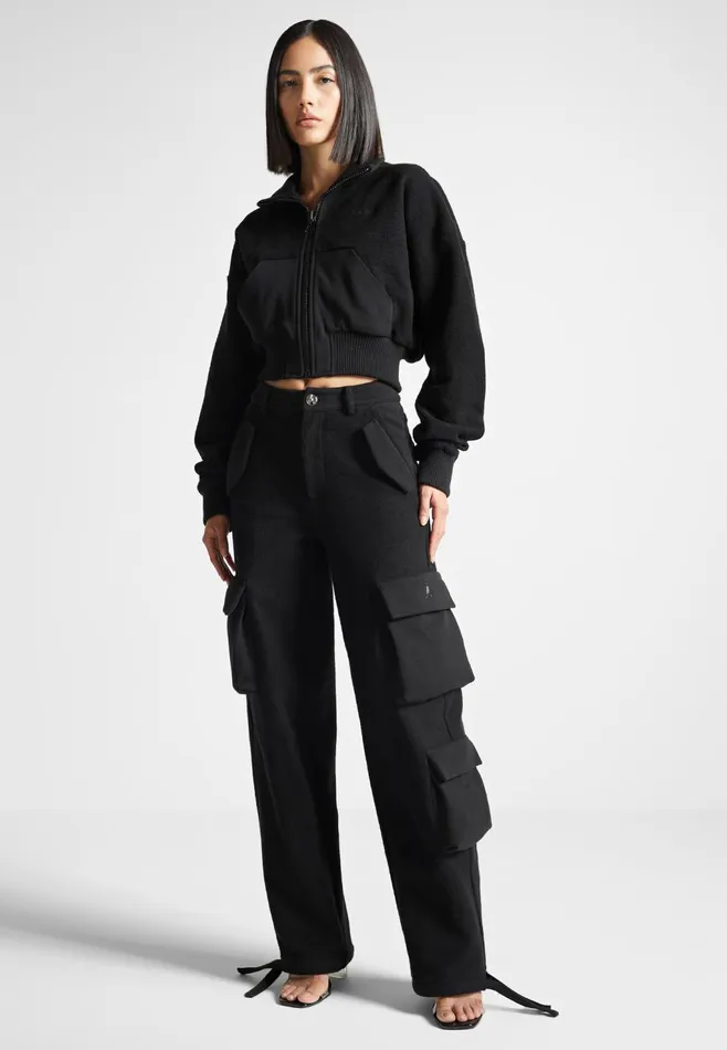 Women Manire De Voir High Waisted Loopback Cargo Pants Black