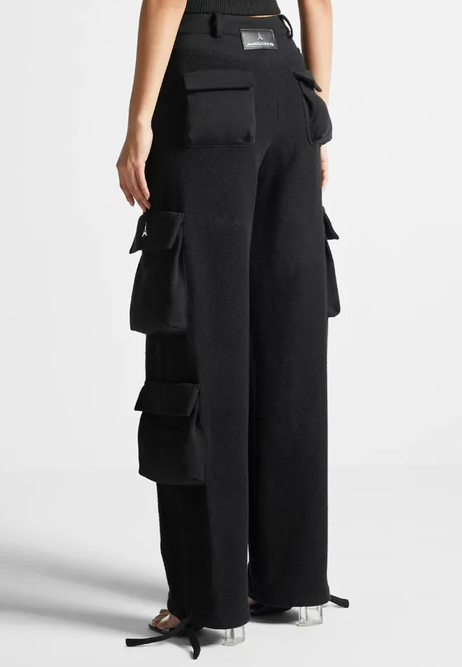 Women Manire De Voir High Waisted Loopback Cargo Pants Black