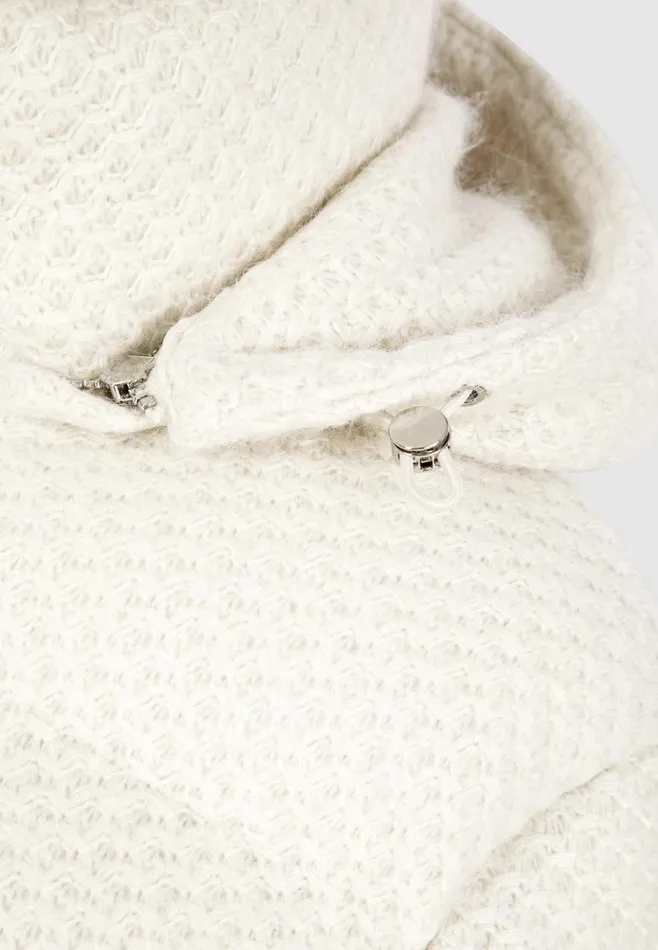 Women Manire De Voir Textured Knit Puffer Jacket Cream