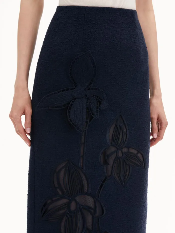 Women Oscar De La Renta Pants and Skirts Orchid Embroidered Tweed Skirt Navy
